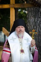 Преосвященнейший Стефан совершил молебен с чином освящения новосооруженного креста Преосвященнейший Стефан совершил молебен с чином освящения новосооруженного креста