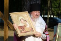 Преосвященнейший Стефан совершил молебен с чином освящения новосооруженного креста Преосвященнейший Стефан совершил молебен с чином освящения новосооруженного креста