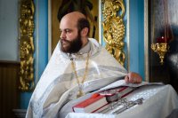 Божественная литургия в праздник Толгской иконы Божией Матери